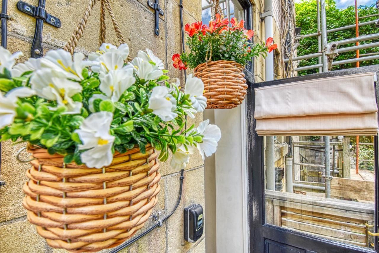 2 Bedroom Apartment In Bath City Centre With Garden & Free Parking Ngoại thất bức ảnh